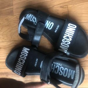 Black and white Moschino sandals (Teens)
